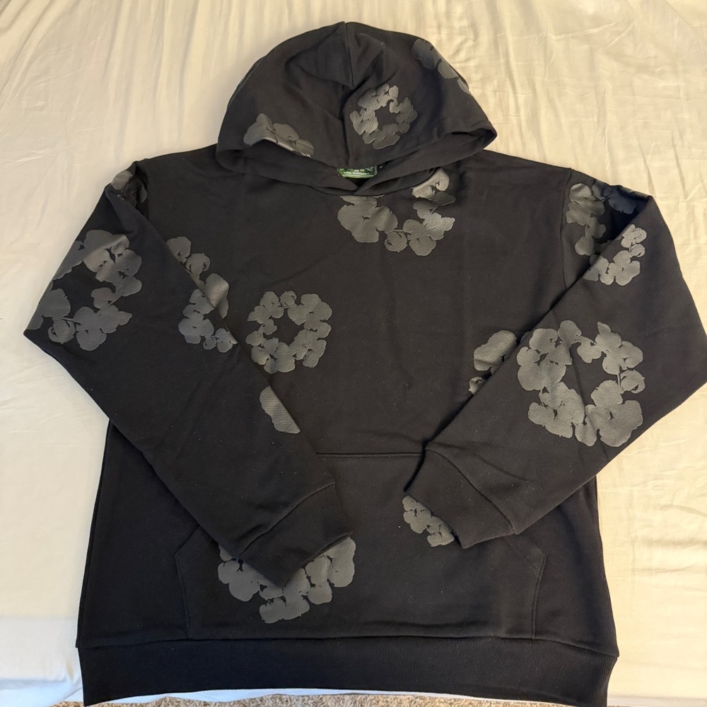 🔥 Denim Tears Wreath Hoodie – Black Monochrome 🔥 - Picture 4 of 7